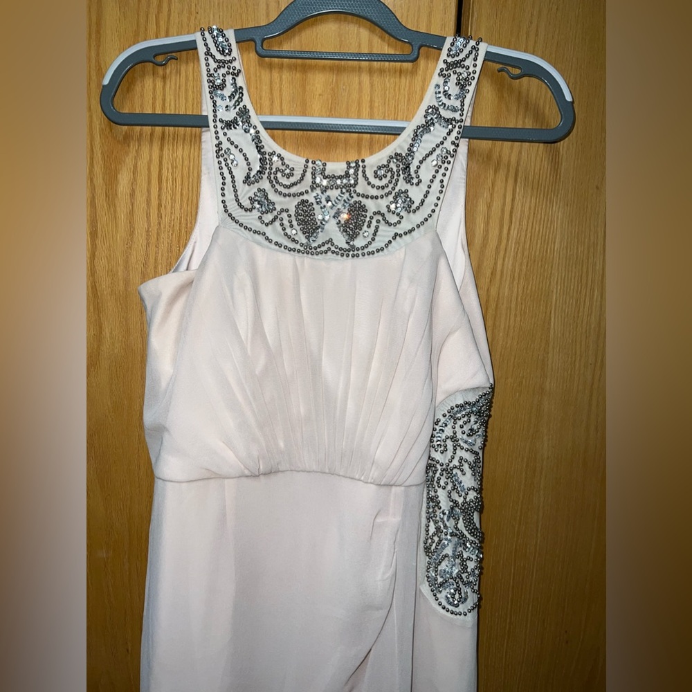 Gown - Picture 4 of 5